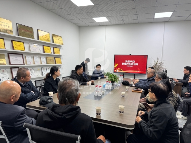 印尼考察團走進鞏義北斗深度調研炭化機項目